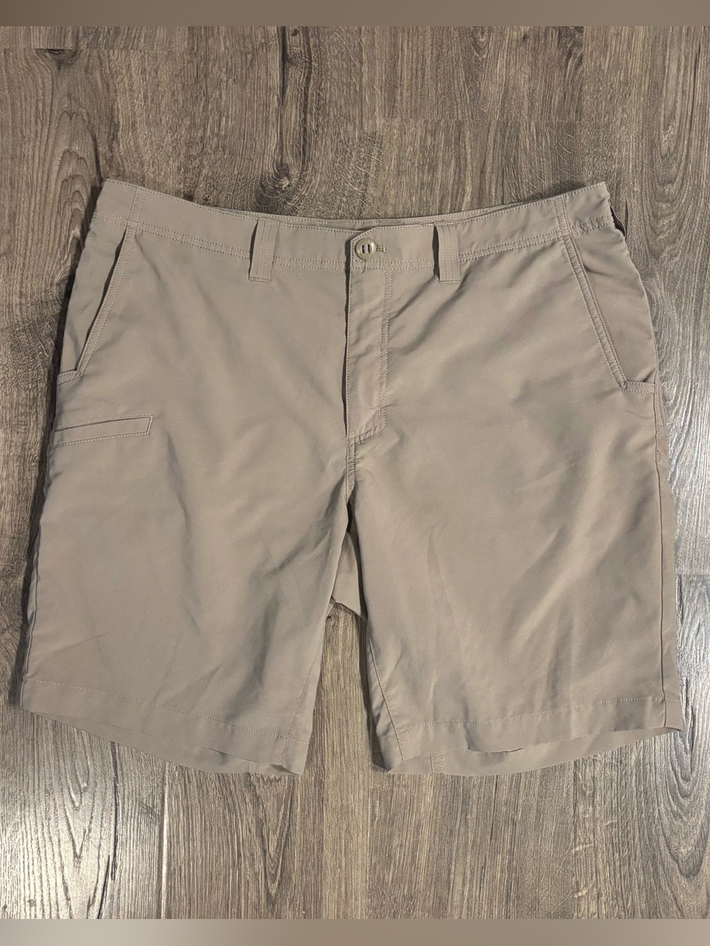 5.11 Tactical Men's Flat Front Shorts - Taupe Khaki Mens size 38 w/ 9” Inseam